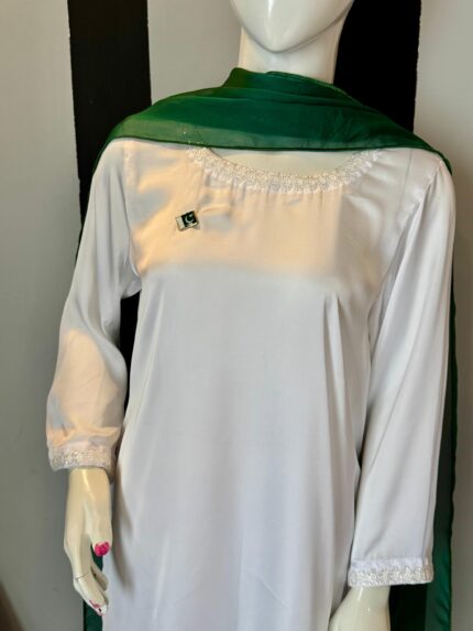 WHITE SHINNING SILK SHORT SHIRT WITH A WIDE PALAZZO PANTS