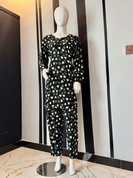 TWO PIECE PRINTED CO-ORD SET WITH ROUND SHIRT & CAPRI TROUSER